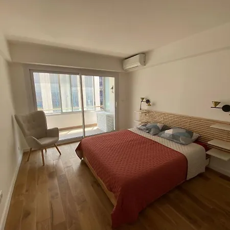 Apartmán Renovated 4 Apartment-parking Next Door And At 700m Antibes