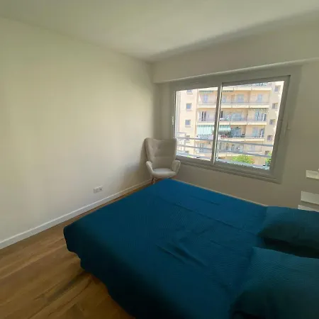 Apartmán Renovated 4 Apartment-parking Next Door And At 700m *