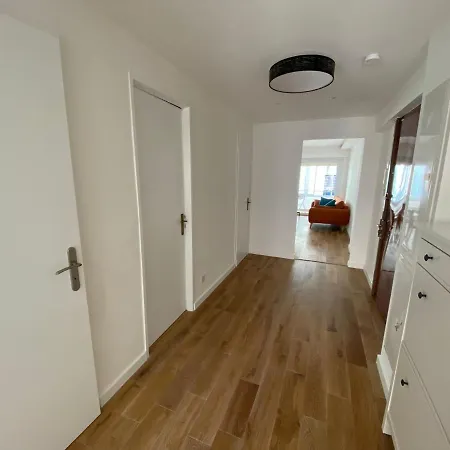 Apartmán Renovated 4 Apartment-parking Next Door And At 700m *