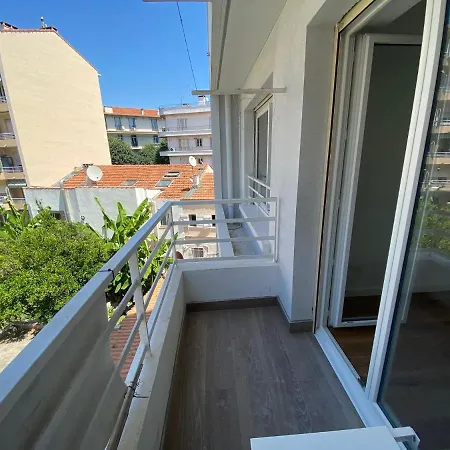 Apartmán Renovated 4 Apartment-parking Next Door And At 700m *